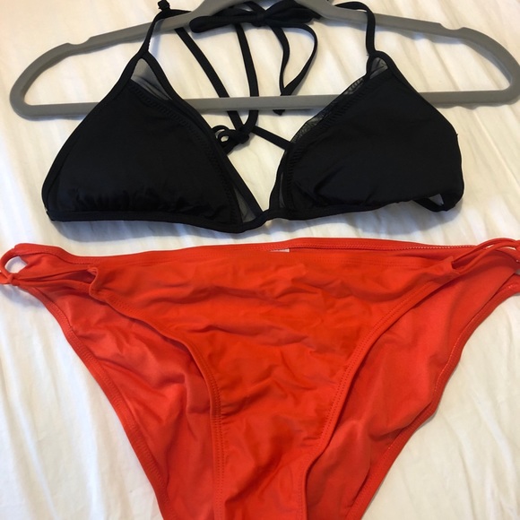 Swimsuits - Picture 2 of 4